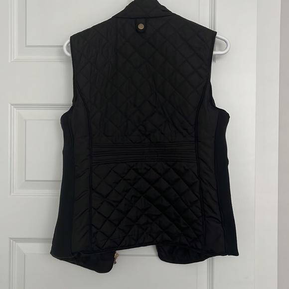 Black puffer vest medium - Picture 2 of 3